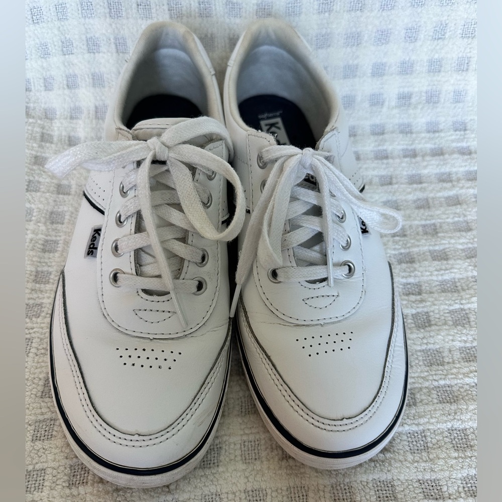 Keds leather women’s sneaker 7.5